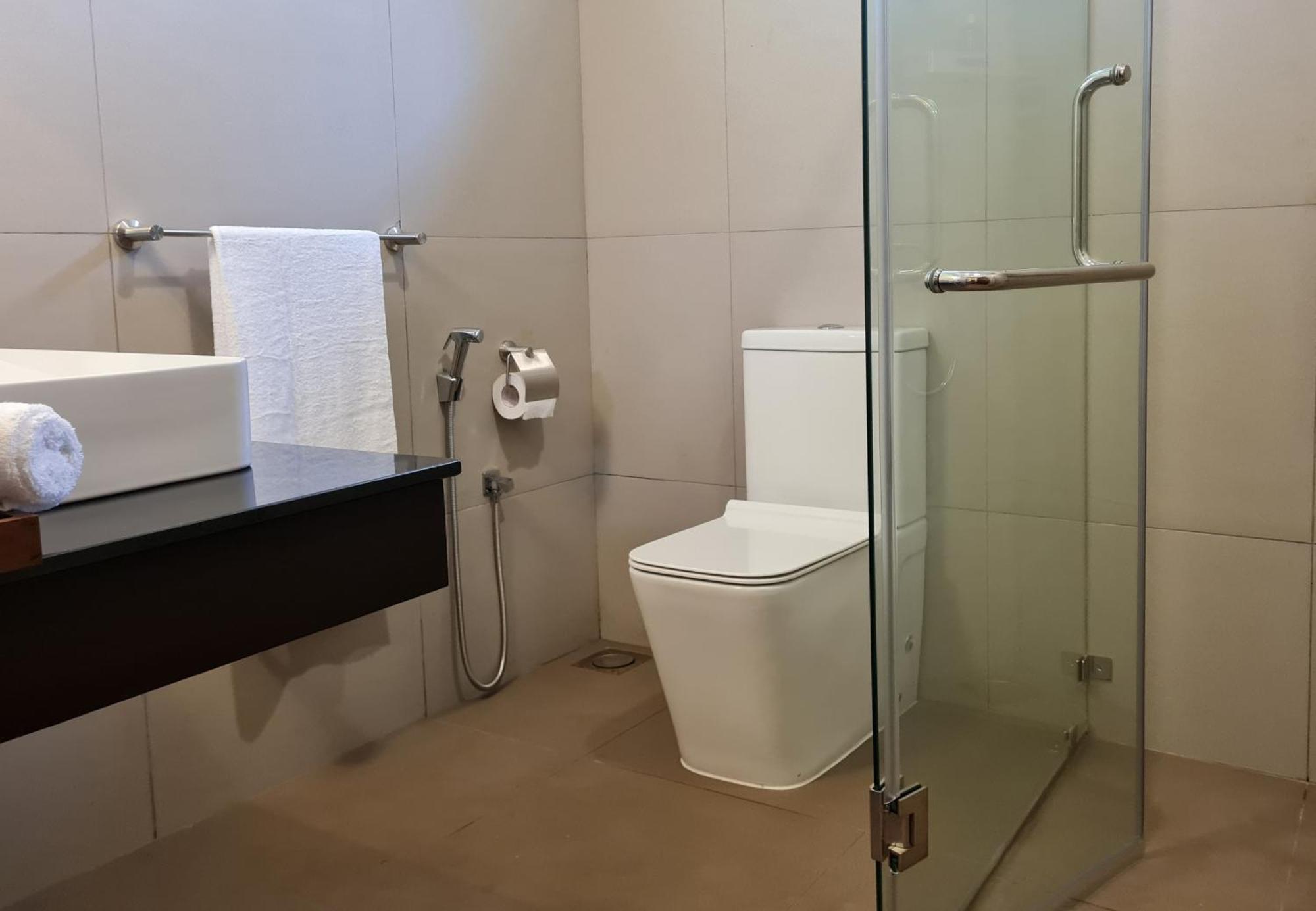 City Oasis 66 Negombo Eksteriør billede